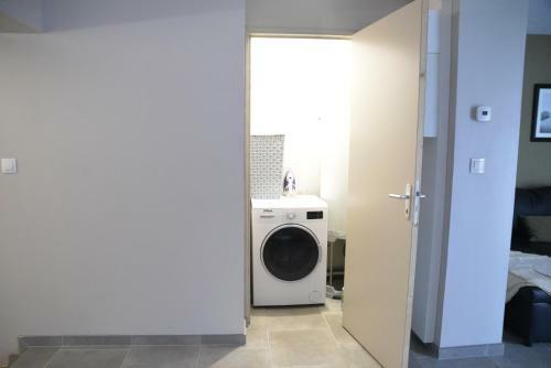 Sweet In Apartment