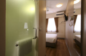 Tune Hotel Aseana City