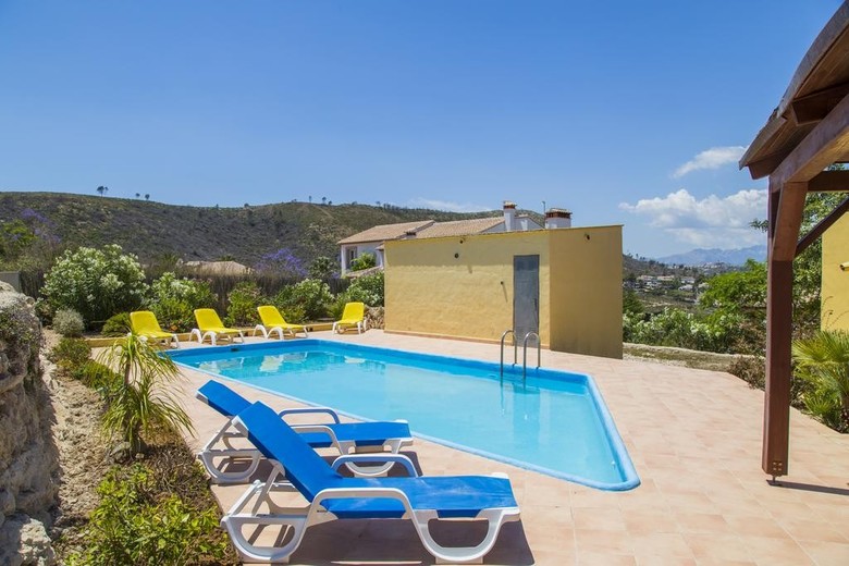 Sunny Villa