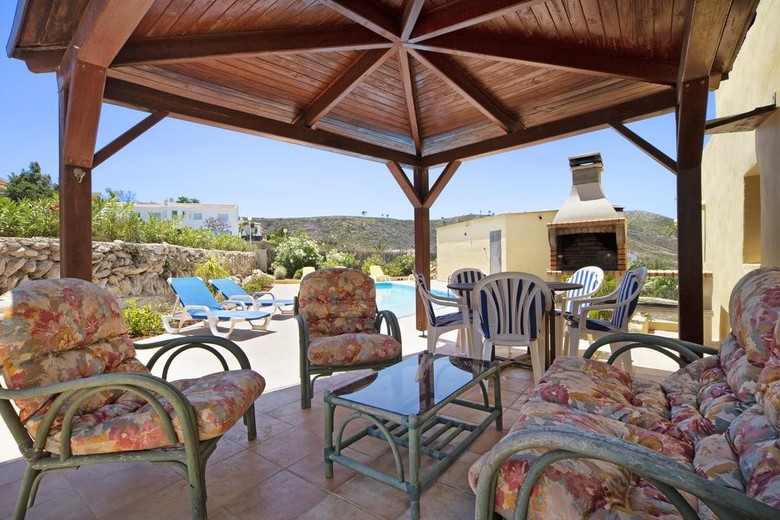 Sunny Villa