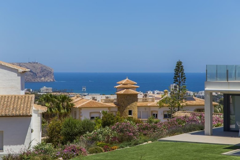 Sunny Villa