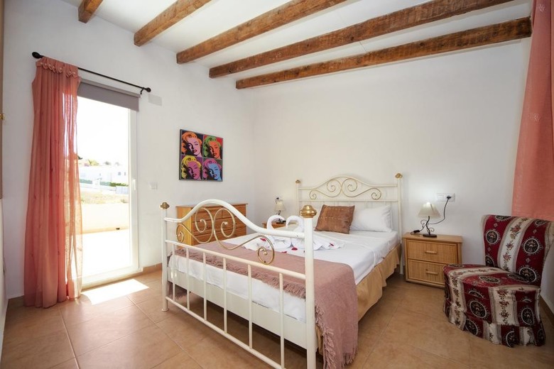 Sunny Villa