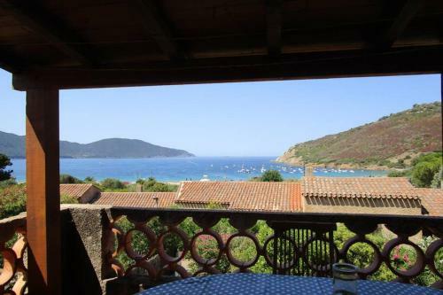 Demi Villa � 500m De La Plage Avec Vue Sur Mer.
