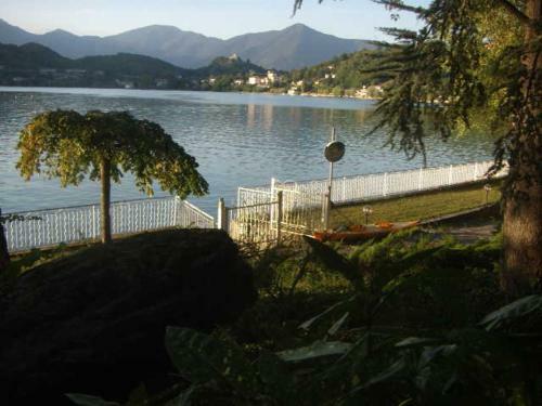 B&B In Riva Al Lago