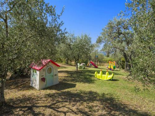 Rustic Apartment In Castelfiorentino With Swimming Pool