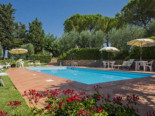 Rustic Apartment In Castelfiorentino With Swimming Pool