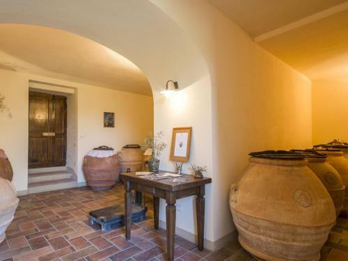Well-kept Apartment In Castelfiorentino With Shared Pool