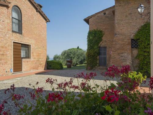 Well-kept Apartment In Castelfiorentino With Shared Pool