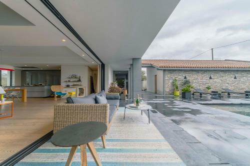 Superbe Villa D'architecte Avec Piscine � Arbonne