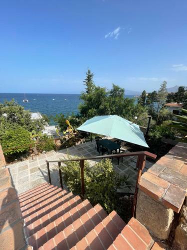 Villetta Con Terrazza E Accesso Privato A Mare
