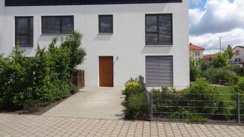 Apartamento 2-zimmer-wohnung Bei N�rnberg Mit S-bahn-anschluss