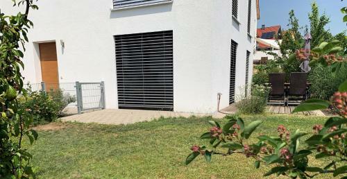Apartamento 2-zimmer-wohnung Bei N�rnberg Mit S-bahn-anschluss