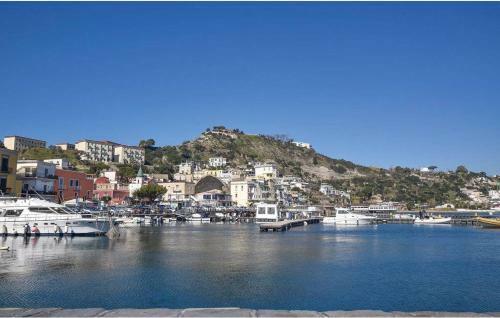 Comfortable And Spacious Villa - Baia Domizia
