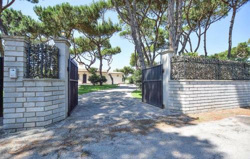 Comfortable And Spacious Villa - Baia Domizia