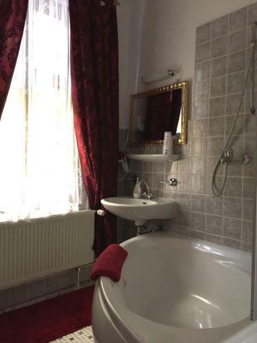 Hotel K�nigreich Romkerhall