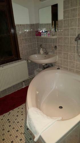 Hotel K�nigreich Romkerhall