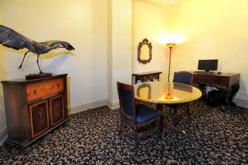 Lenox Hotel And Suites