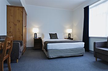 Aparthotel Breakfree Directors Studios