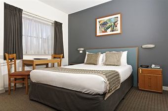 Aparthotel Breakfree Directors Studios