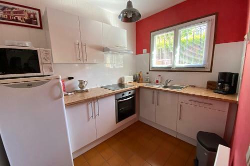 Maison Cri-cri � Ar�s
