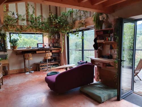 Maison Atypique Et Chaleureuse Dans La Nature