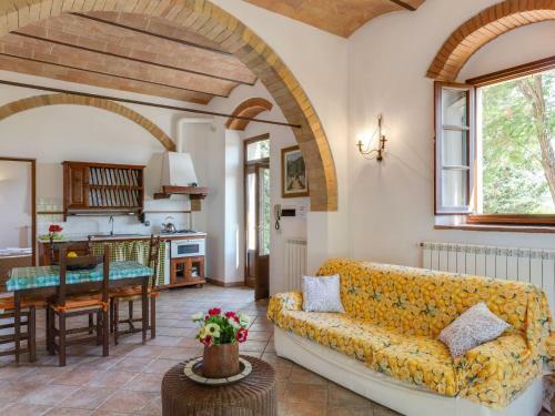Cozy Apartment In Barberino Val D'elsa With Private Pool