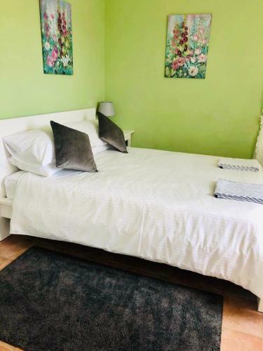 Tuscan Skye - Caterina Studio Apartment