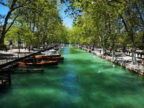 Les Villas Des Tresoms Lake & Spa Resort