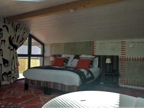 Les Villas Des Tresoms Lake & Spa Resort