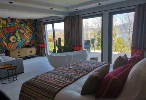 Les Villas Des Tresoms Lake & Spa Resort