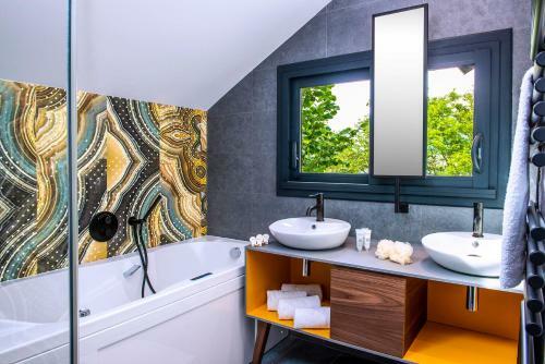 Les Villas Des Tresoms Lake & Spa Resort