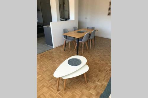 Apartamento La Siesta, Vue Montagne, Centre Ville, Balcon
