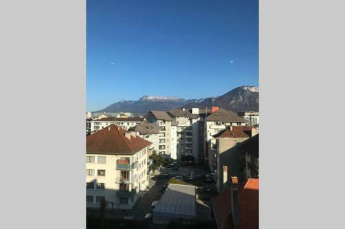 Apartamento La Siesta, Vue Montagne, Centre Ville, Balcon