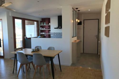 Apartamento La Siesta, Vue Montagne, Centre Ville, Balcon