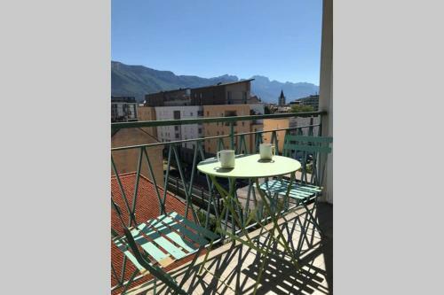 Apartamento La Siesta, Vue Montagne, Centre Ville, Balcon