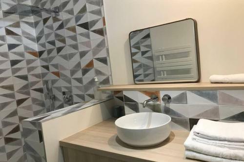 Apartamento La Siesta, Vue Montagne, Centre Ville, Balcon