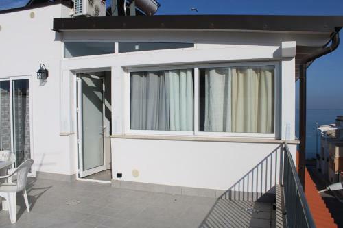 Apartamento Mansarda Con Terrazza A 50 Metri Dal Mare