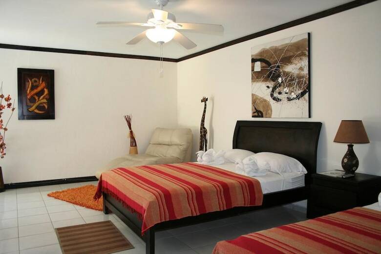 Tuanis Aparthotel