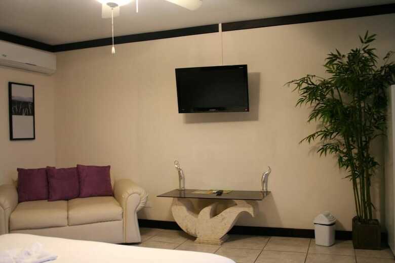 Tuanis Aparthotel