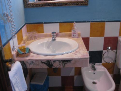Hotel El Cascape�as De La Alpujarra