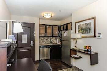 Hotel Staybridge Suites Grand Forks