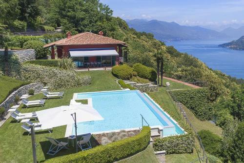 Villa Falcone 5 Bedrooms 10 Pax