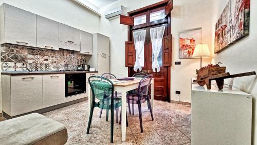 Zanzi 's Apartments
