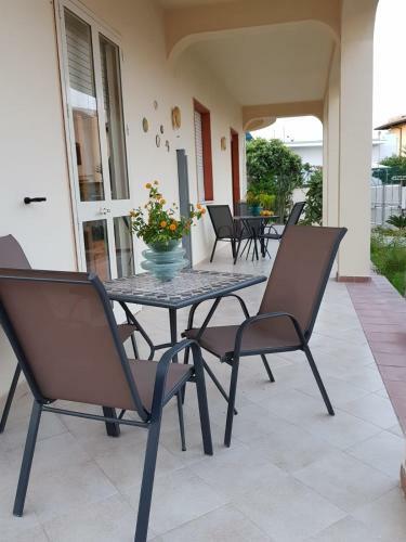 Confetti Di Mandorla Beach House