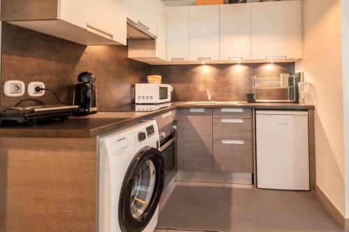 Apartment For 2 Close To Shops And 600 M From The Lake