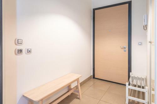 Apartment For 2 Close To Shops And 600 M From The Lake