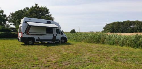 Wohnmobilstellplatz Hemenswarft An Der Nordsee - Meerblick
