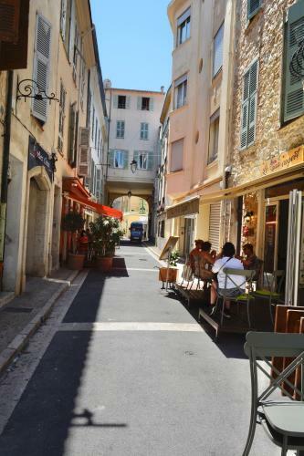 Old Town Antibes Apartment