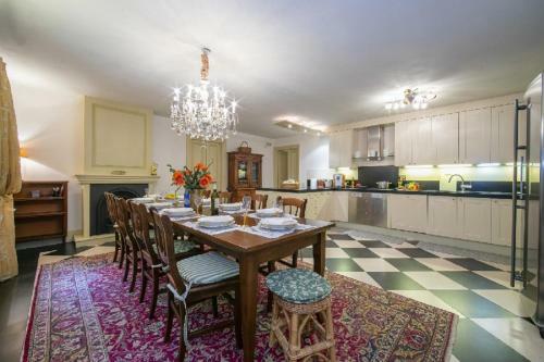 Villa Green Hill Property