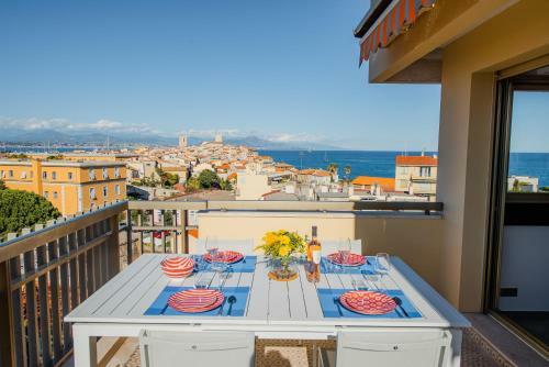 Apartamento High Standing With Incredible Old Antibes And Sea Views